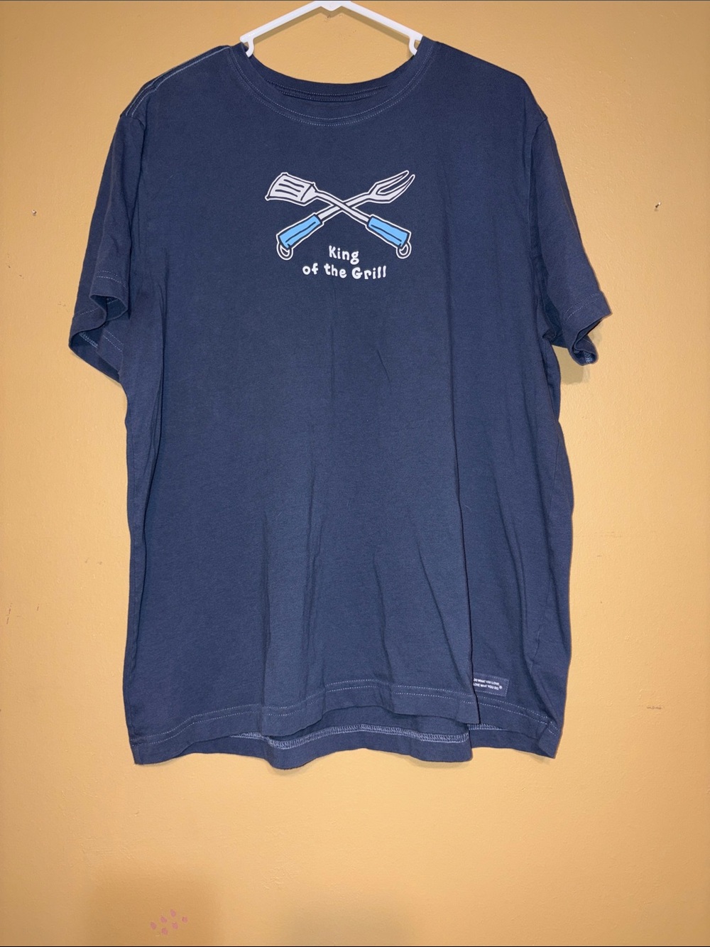 Life is Good Large King of the Grill Graphic Navy Men's Crusher Cotton T-Shirt